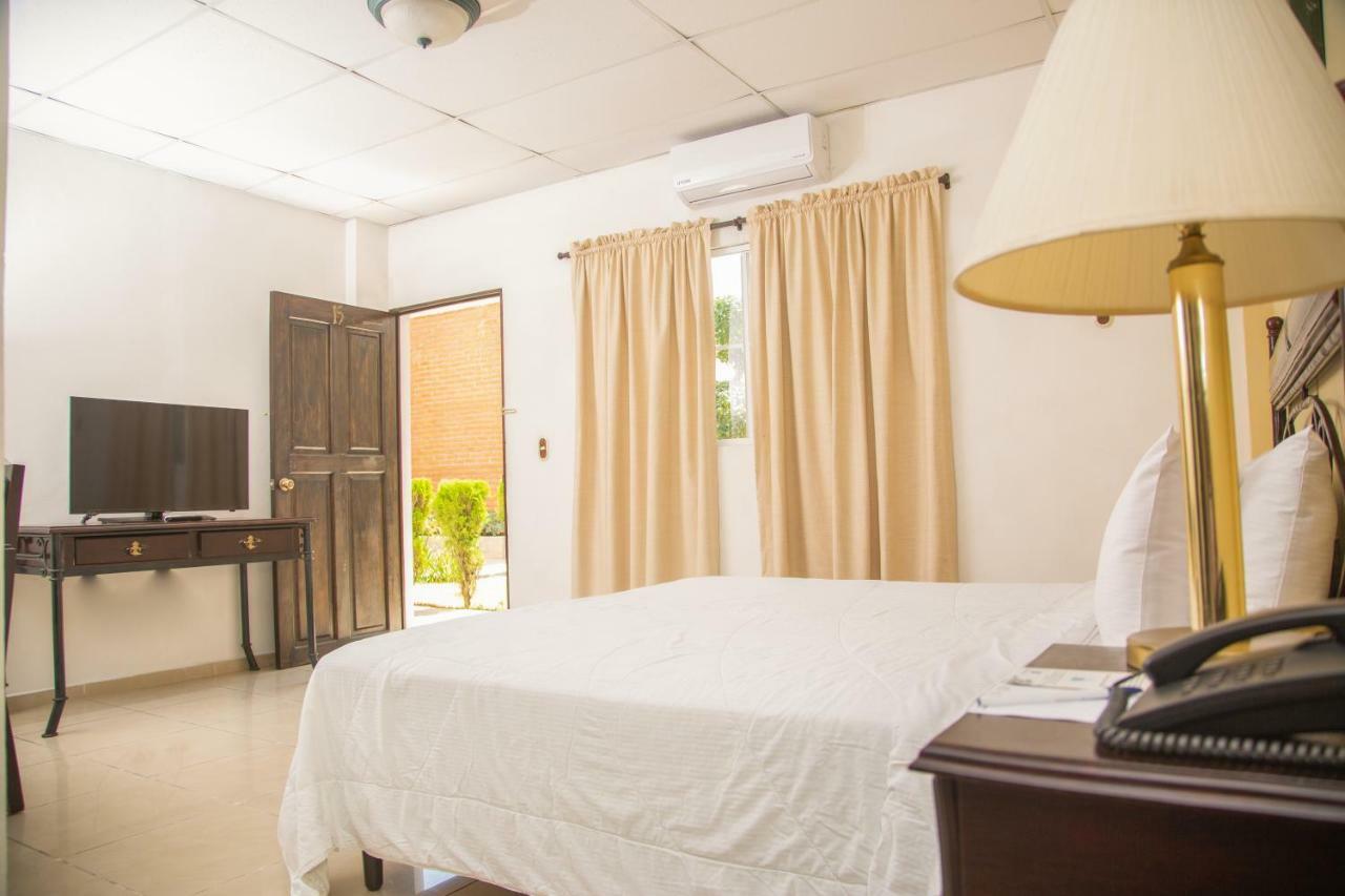 Hotel Santa Elena Antiguo Cuscatlan Ngoại thất bức ảnh